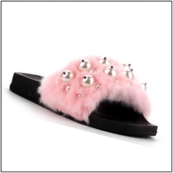 Pink faux fur & Pearl slides-Last pair! - Picture 3 of 5